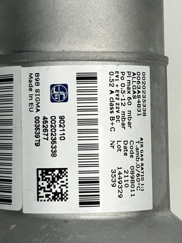 Vaillant boiler gas control valve part No: 0020240266 - Image 2